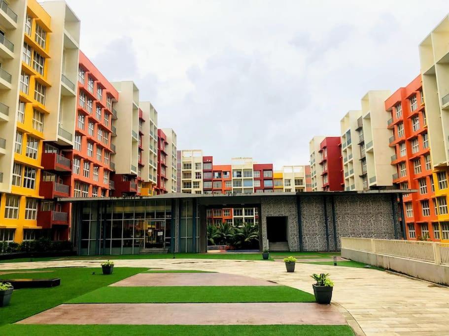 Lovely 2-Bedroom Sea View Serviced Apartment Dabolim Goa Esterno foto