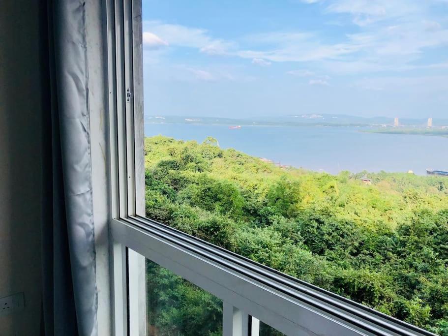Lovely 2-Bedroom Sea View Serviced Apartment Dabolim Goa Esterno foto