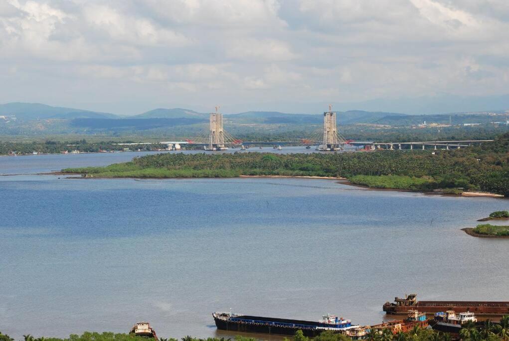 Lovely 2-Bedroom Sea View Serviced Apartment Dabolim Goa Esterno foto