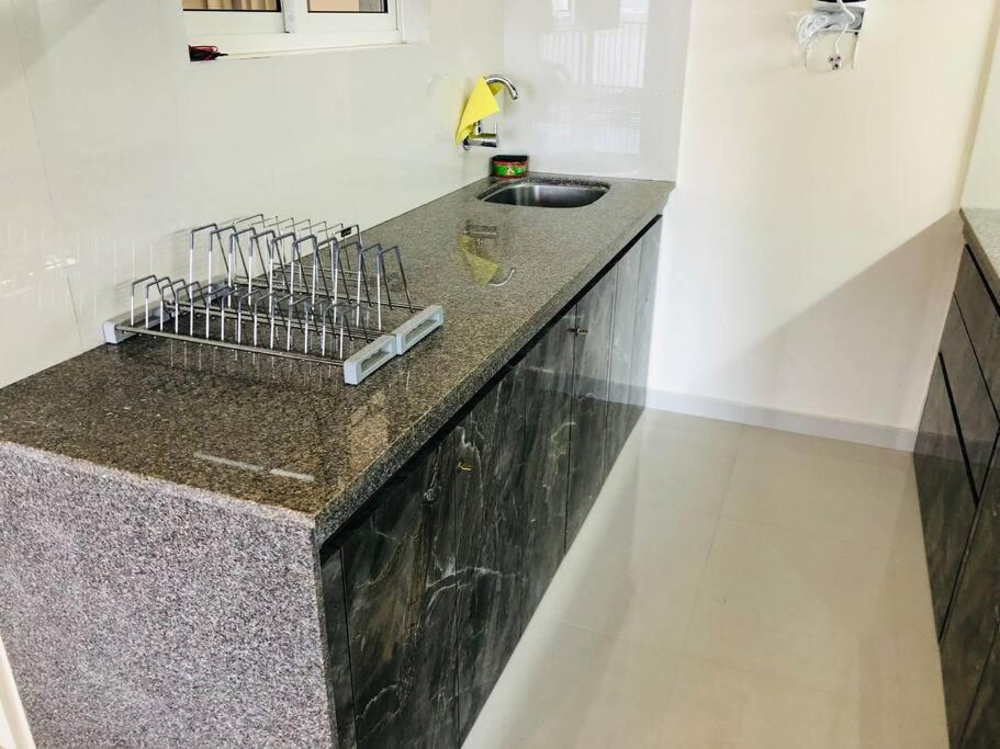 Lovely 2-Bedroom Sea View Serviced Apartment Dabolim Goa Esterno foto