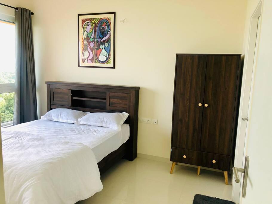 Lovely 2-Bedroom Sea View Serviced Apartment Dabolim Goa Esterno foto